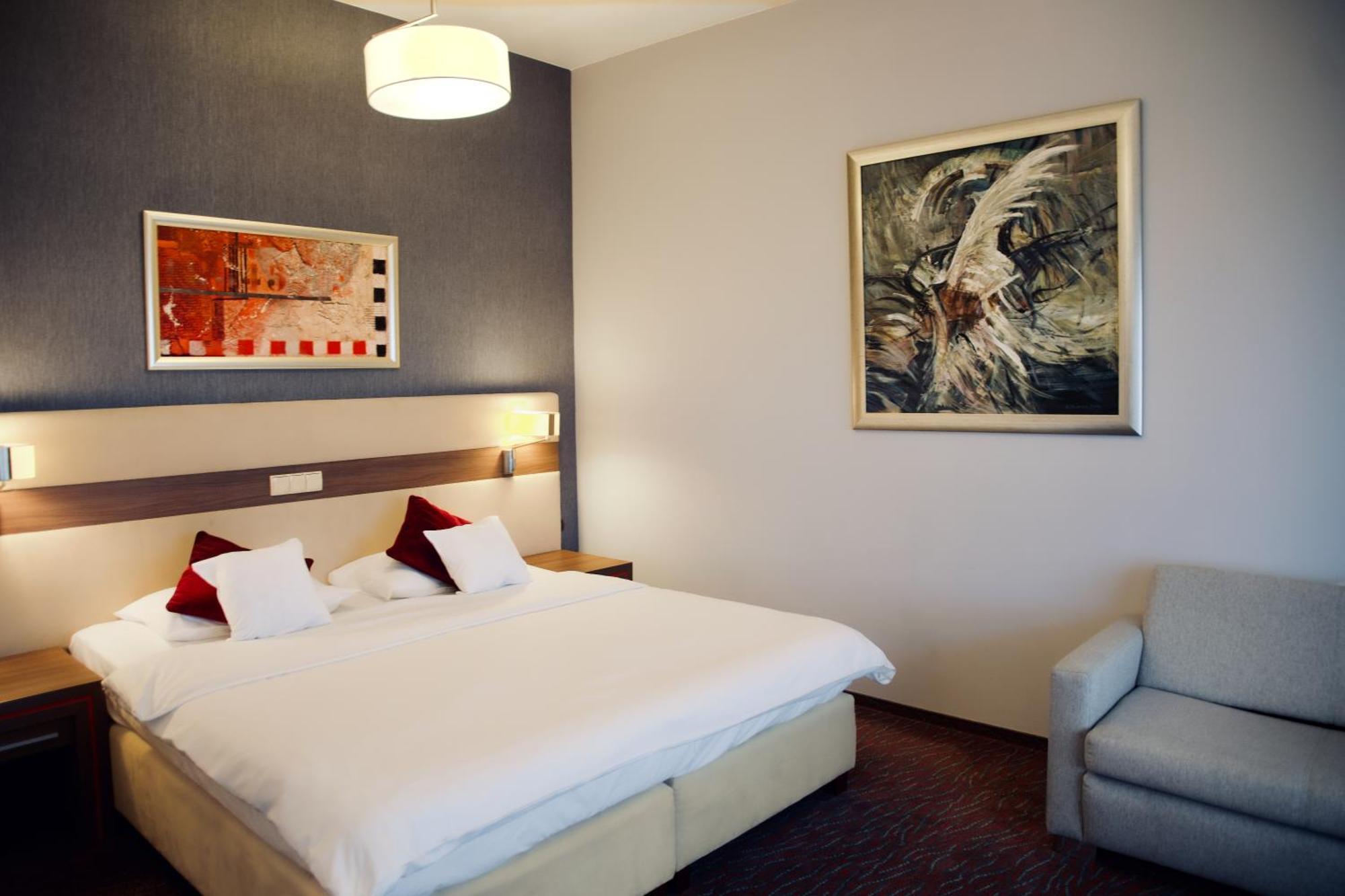 Hotel Szafran Czeladz Ngoại thất bức ảnh