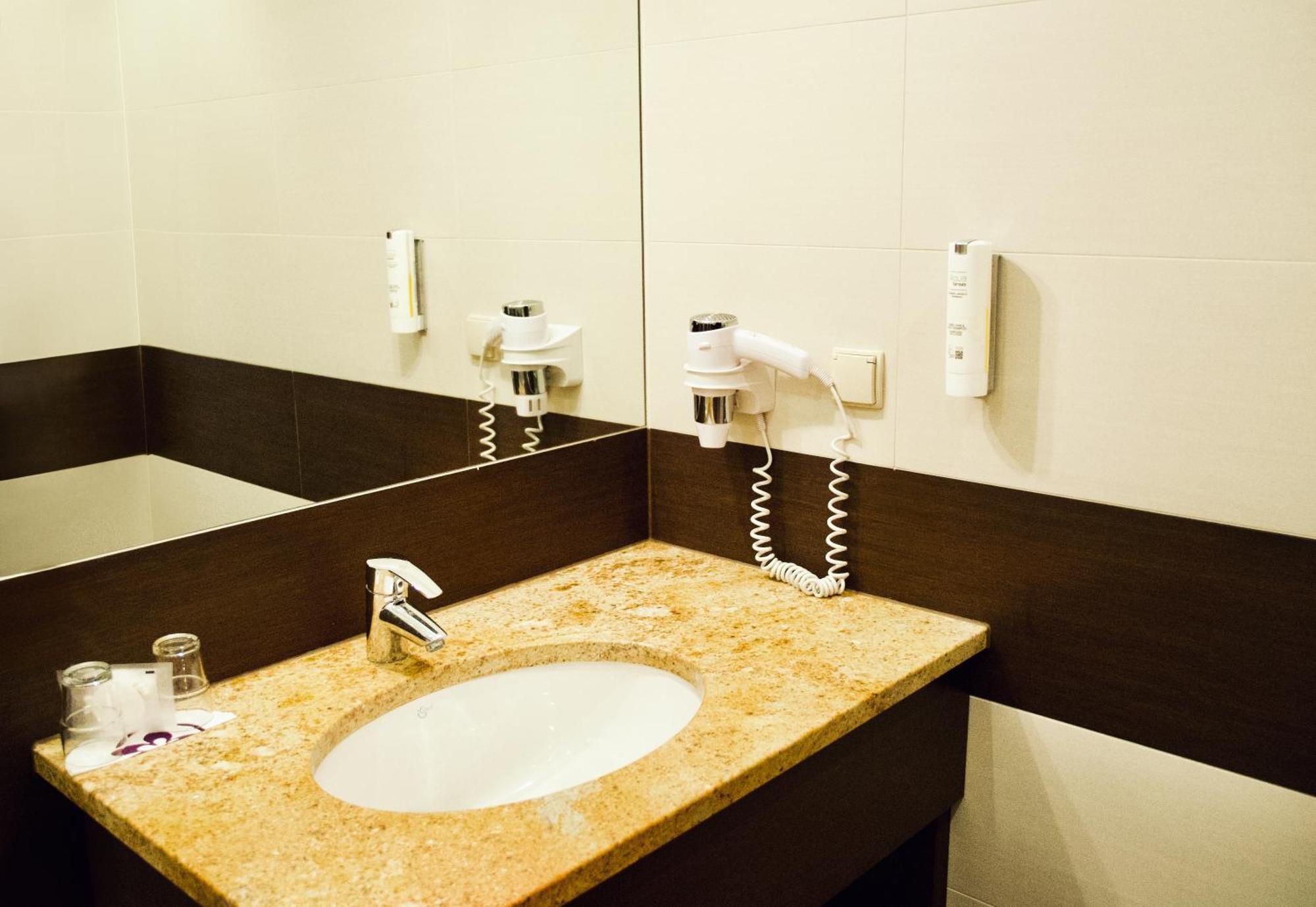 Hotel Szafran Czeladz Ngoại thất bức ảnh